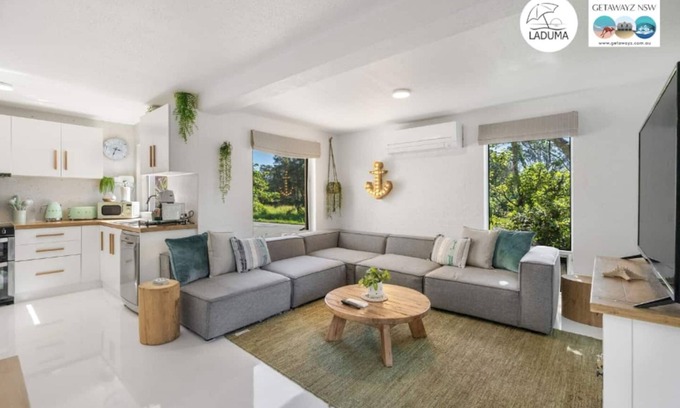 Byron Bay Apartment | Getawayz NSW - 'Laduma' - 1 minute walk to Belongil Beach