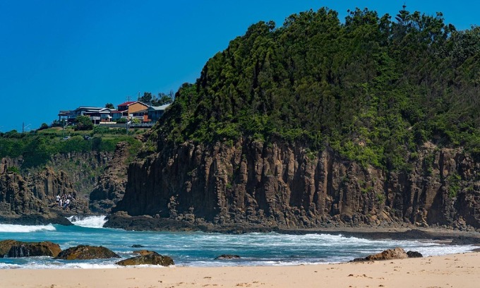Kiama Downs House | Getawayz NSW - Wallys World - Complete Beachfront at Jones Beach