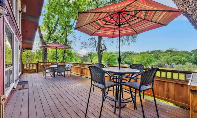 New Braunfels House | Gettin' Guada-loopy! Hot Tub& Riverfront