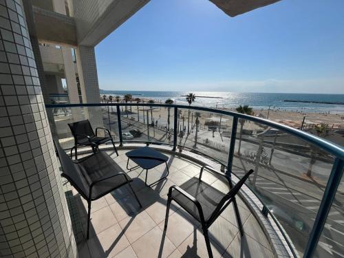 Kerem HaTeimanim Apartment | Geula 1