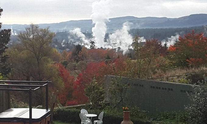 Rotorua Bed & Breakfast | Geyser Lookout BnB