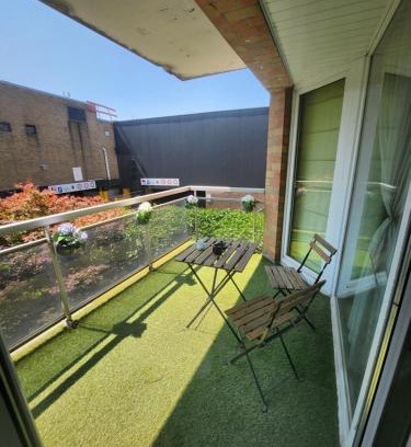 Ganshoren Apartment | Gezellig verblijf met balkon