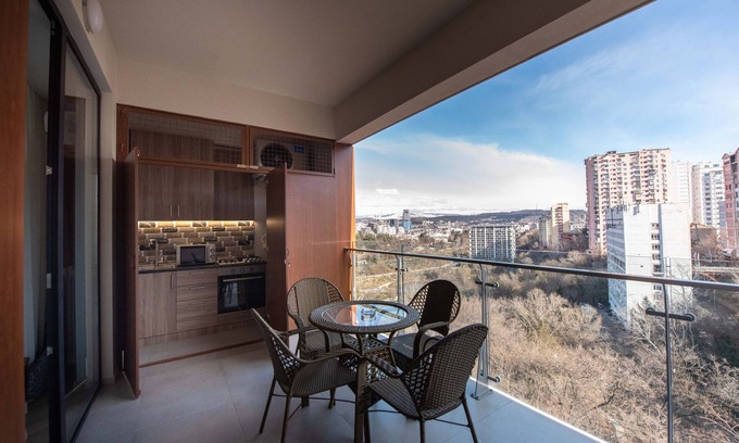 Vake Apartment | GG Home - cozy 2-bedroom apartment in Vake at Mziuri park