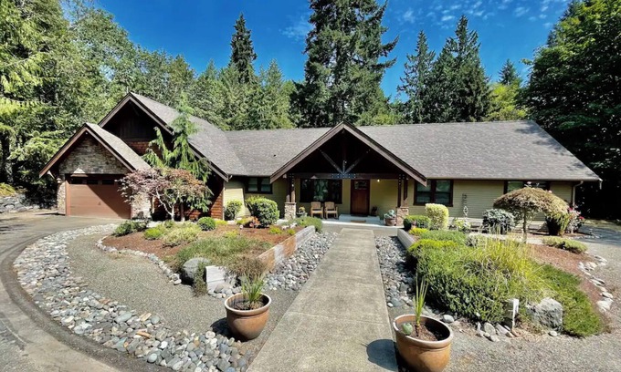 Burley House | GH1 : Gig Harbor Gated Estate Property