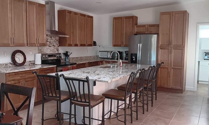 Sycamore Vista Estates House | Gia's Mountain View Retreat. brand new built in 2024 guest house.