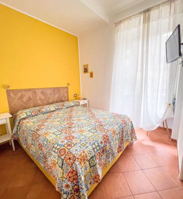 Historical Center House | Giallo Napoli