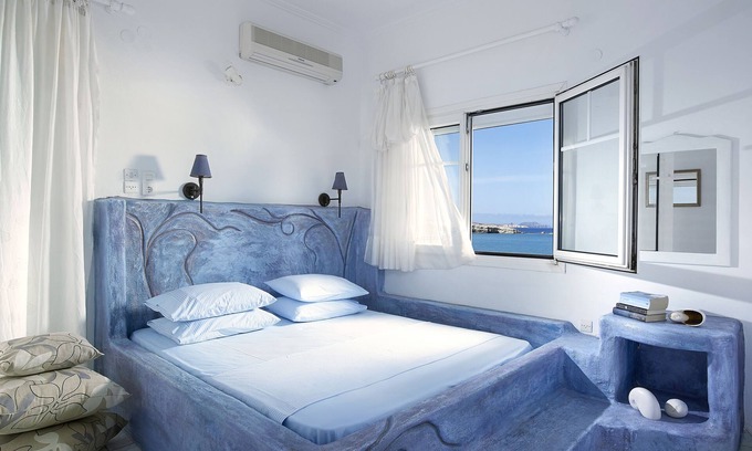 Pachena Apartment | Gialos house on the beach