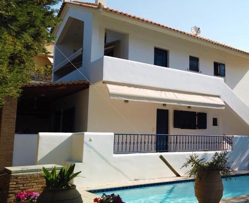 Aegina Apartment | Gianni's village home