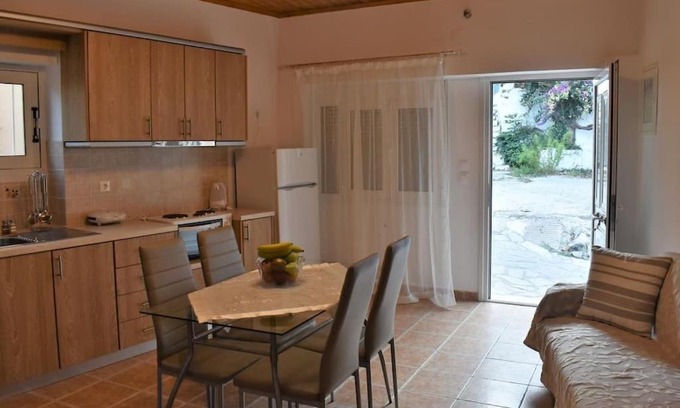 Dafnata Apartment | GIANNOYLAS HOYSE{PIGADI]