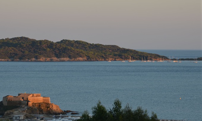 Giens House | Giens peninsula, panoramic view of Porquerolles