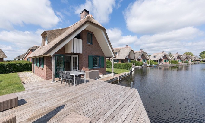 Wanneperveen Villa | Giethoorn Villa with Modern Touch