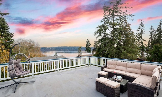 Freeland House | Gigantic 6b3b Home | Water View+Hot Tub+Game Room