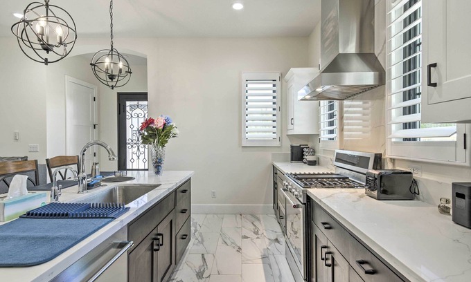 Chandler House | Gilbert Family Home ~ 30 Mi to Downtown Phoenix!