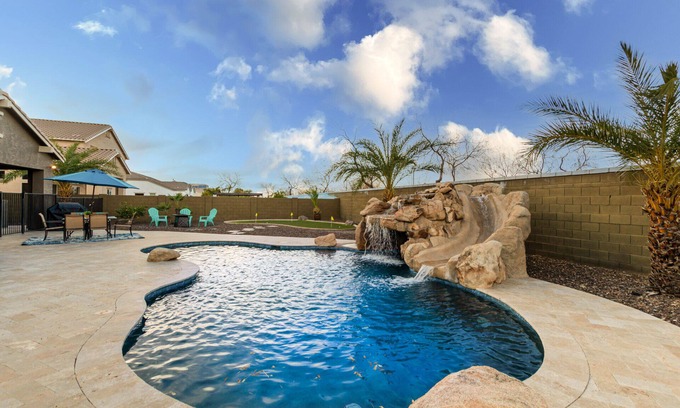 Stratland Shadows House | Gilbert Heated Pool Home w/Slide Foosball, Putting Green