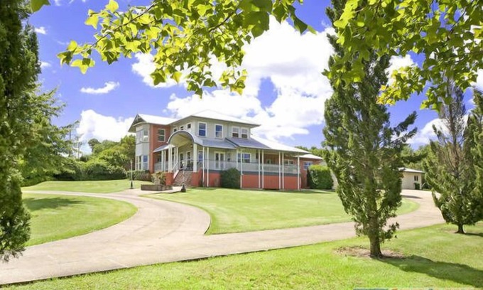 Maleny House | Gillandrea - Gracious Victorian Accomodation