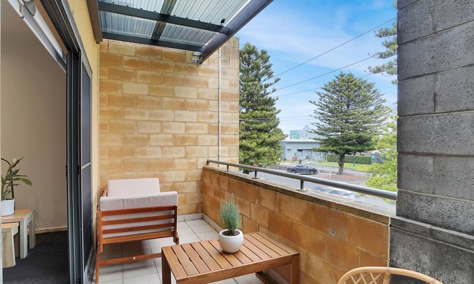 Warrnambool House | Gilles Apartment - Central living in the heart of Warrnambool.
