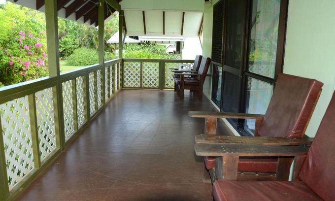 Aitutaki Cabin | Gina's Garden Lodges