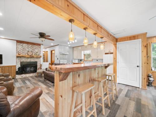 Newland House | Gingercake Mtn Cottage At Linville Gorge - Wood Burning Fireplace