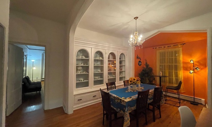 Port Huron Apartment | Gingers Tuscan Sunflower