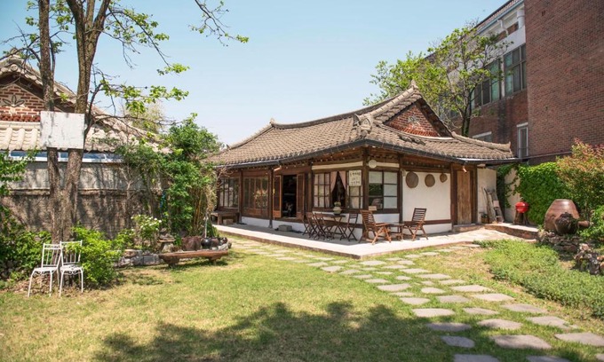 Jeonju House | Ginkgo Tree Guesthouse