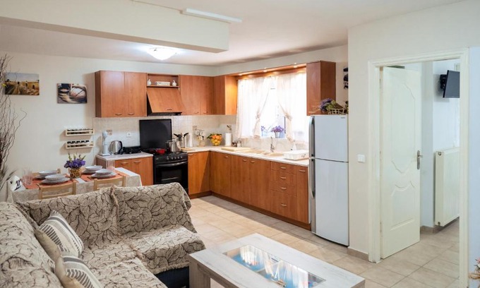 Galatas Apartment | Giotas House