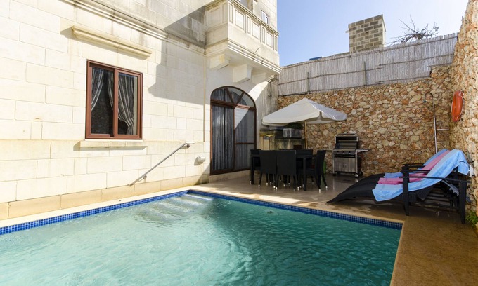 Xaghra House | Girgentina - Sleeps 6/7, with Private Pool