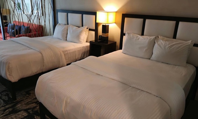 Doral Condo | Girls Getaway – Sleeps 4, Kitchen, Living, Lanai