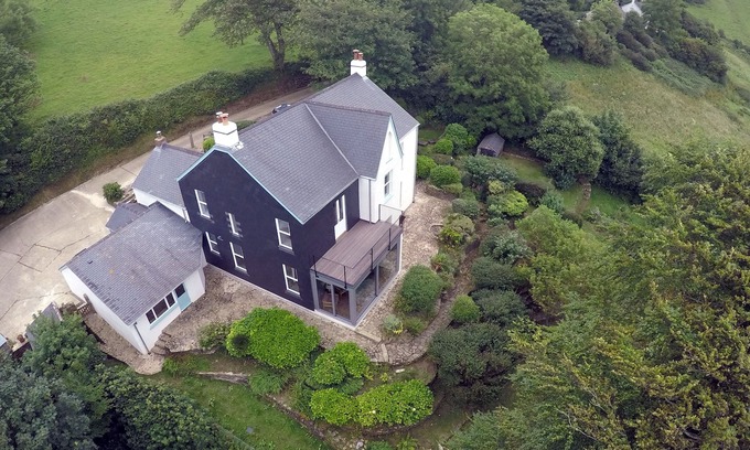 Ilfracombe Other | Girt Farm is a beautifully restored and stylishly decorated 18th Century house