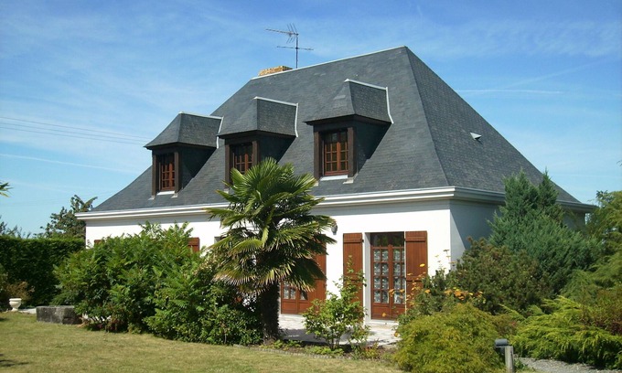 Lingreville Villa | Gîte - 3 minutes from the sea - 15 minutes from GRANVILLE - in TOURNEVILLE SUR MER.