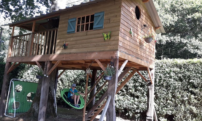 Saint-Gatien-des-Bois Cottage | gite 4a8 pers on the heights of honfleur in the forest, private parking closed at night