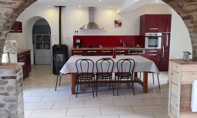 Precey House | Gite 6 Personnes L'écureuil Bleu Pres du Mont st Michel
