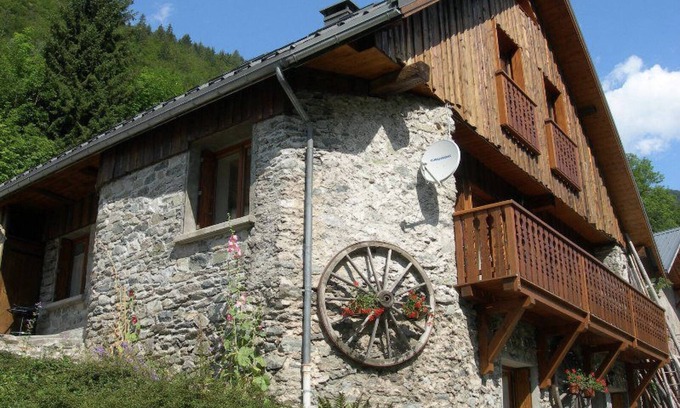 Allemond Apartment | Gite 8 km from the access to Alpe d'Huez large domain