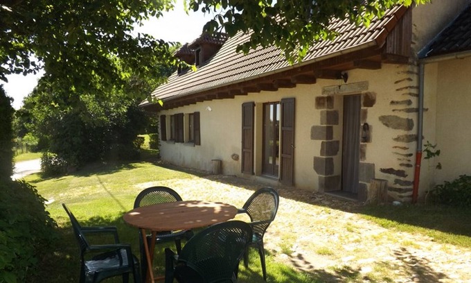 Arpajon-sur-Cere Cottage | Gite Arpajon-sur-Cère, 2 bedrooms, 4 persons