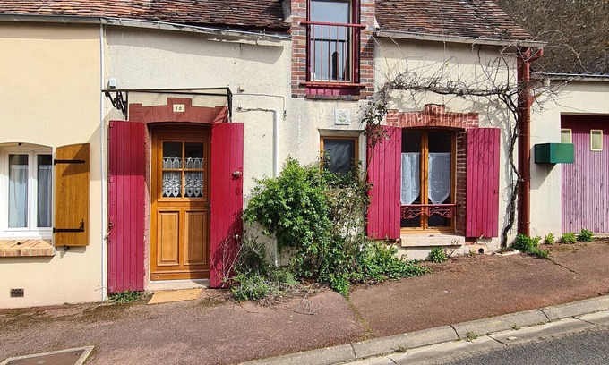 Douchy House | Gite Douchy-Montcorbon-Douchy, 1 bedroom, 3 persons