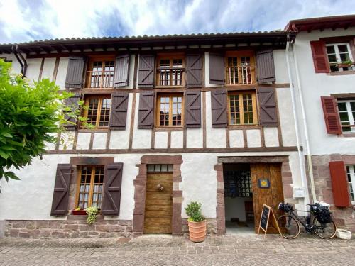 Saint-Jean-Pied-de-Port Hostel | Gite de la Porte Saint Jacques: a hostel for pilgrims