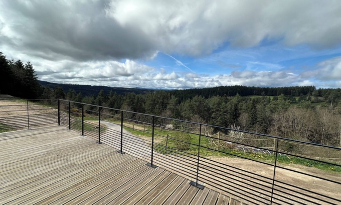 Dunieres House | Gîte de la Vernelle-Calme with breathtaking views. Sleeps 10 to 14.