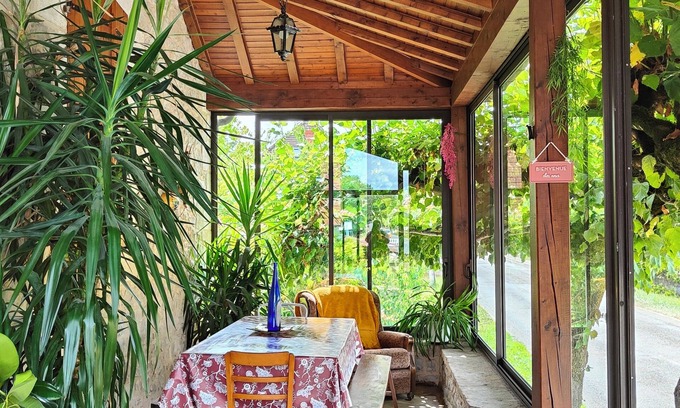 Les Quatre-Routes-du-Lot House | Gîte du lac at Le Vignon in Quercy at the gateway to the most beautiful villages in france