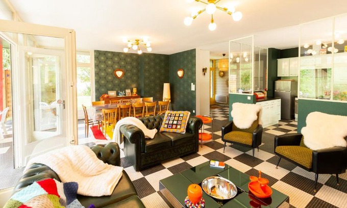 Bazouges-sur-le-Loir House | GITE Du MISFON "VINTAGE 70'