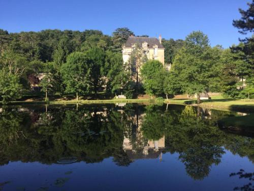 Saint-Paterne-Racan House | Gite Familial Chateau La Roche Racan