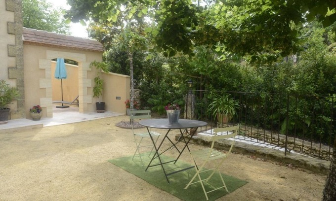 Sainte-Alvere Cottage | Gite ground floor house 200 m from the village, swimming pool
