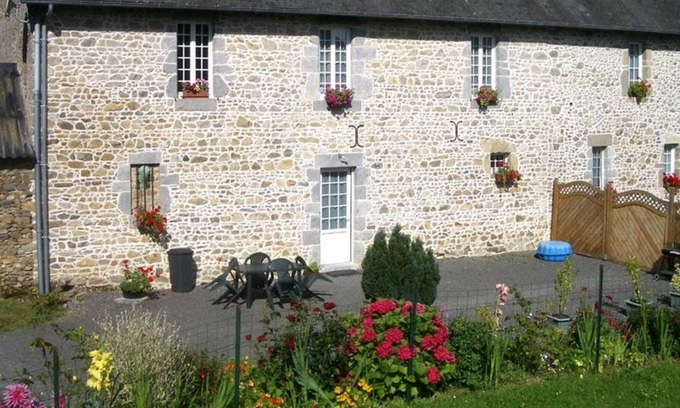 Heugueville-sur-Sienne Cottage | Gite Heugueville-sur-Sienne, 2 bedrooms, 4 persons