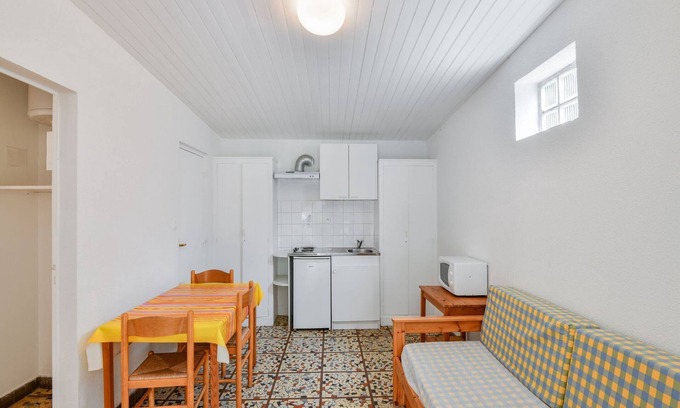 Saint-Savinien House | Gîte in holiday park with swimming pool