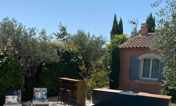 Maussane House | Gite in the village of Maussane les Alpilles swimming pool