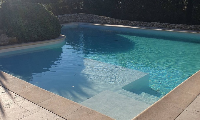 Aureille House | Gîte in the Alpilles in Provence