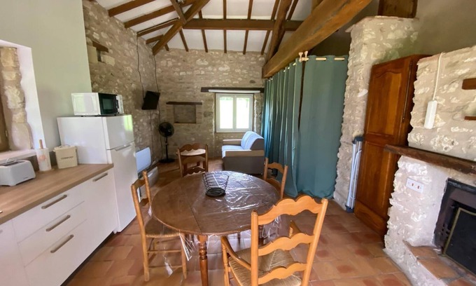 Saint-Eutrope-de-Born Apartment | "Gîte la Bergerie" near the Bastide of Monflanquin and the Dordogne river