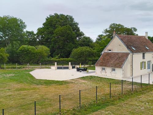Breteau House | gite la garenne de freteau, avec accès étang privé , idéal pour un séjour en famille