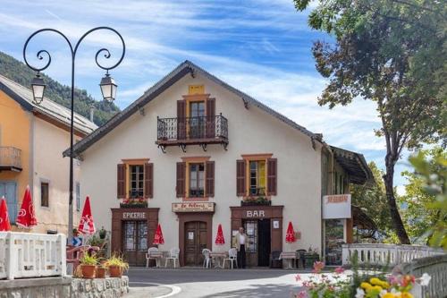 Saint-Martin-dʼEntraunes Bed & Breakfast | Gite Le Pelens