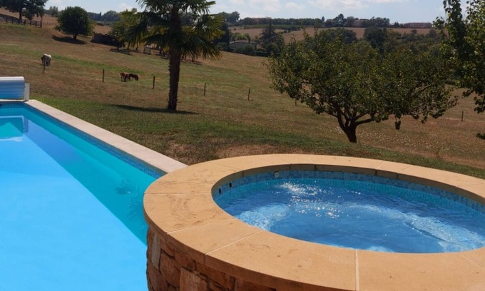 Chasselay Cottage | Gîte near LYON with outdoor swimming pool and indoor Jacuzzi, Sauna