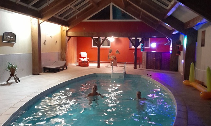 Niherne Cottage | Gite Niherne, 6 bedrooms, 12 persons