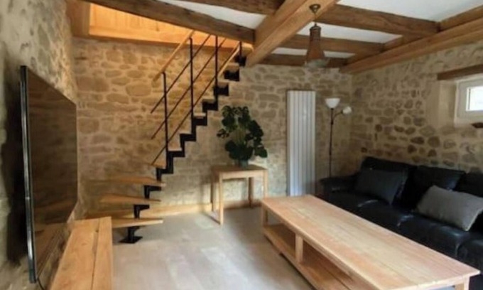 La Baume-Cornillane House | Gîte : The old building.